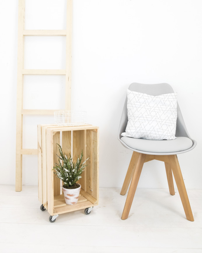 Caja grande de madera maciza en tono natural con Ruedas Vertical 30,5x25,5x49 cm