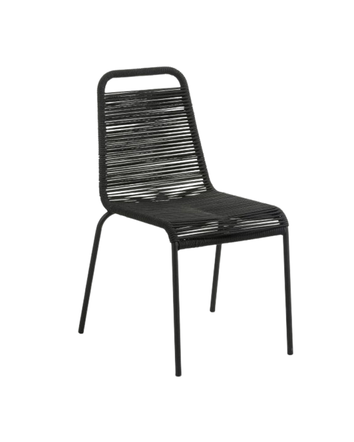 Stühle mit Sitz und Rückenlehne aus Seil mit einem Rahmen aus verzinktem Stahl in Schwarz in den Maßen 84x49 cm.