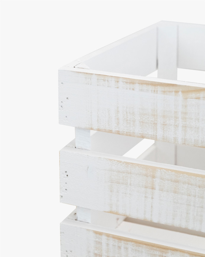 Caja elaborada con madera de pino gallego.