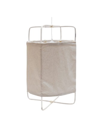Deckenlampe aus Bambusstruktur und Lampenschirm aus Polyester- und naturbelassenem Leinenstoff hergestellt.