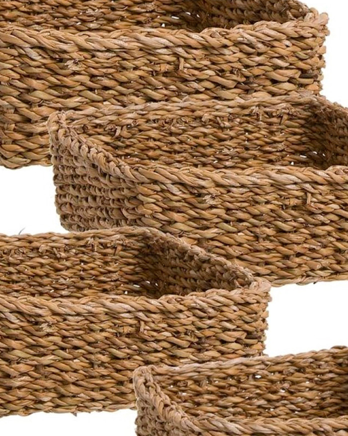 Paket mit 4 Körben aus Naturfasern.