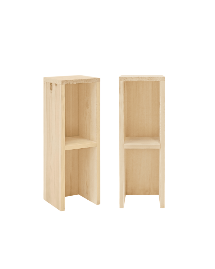 Verpacke 2 massive Holz-Nachttische oder Beistelltische in natürlicher Farbe 60x20cm.