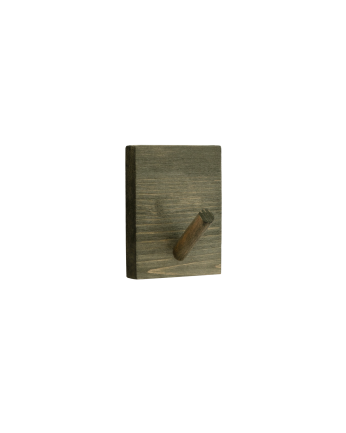 Massiver grüner Wandhaken aus Holz in den Maßen 8x6 cm.