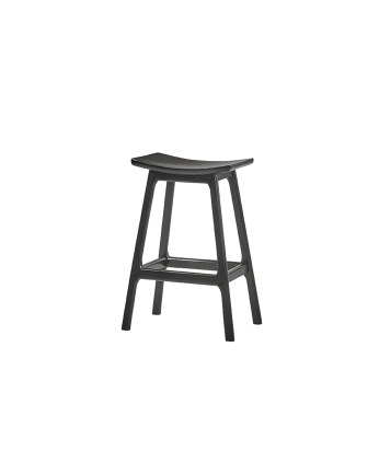 Set aus 2 massiven Holzhockern in Schwarz mit einer Höhe von 66 cm.
