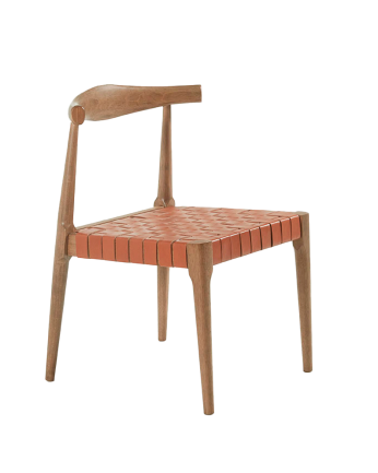 Massiver Holzstuhl mit braun geflochtener Sitzfläche und Nussbaumbeinen 81 cm.