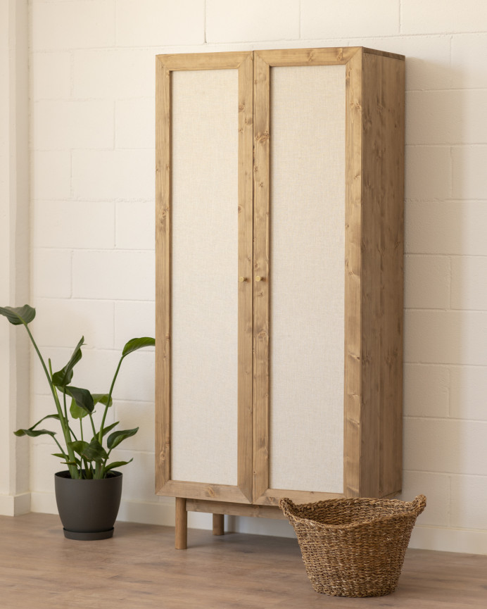 Massivholzschrank mit Leinenstoff in dunkler Eiche, 180x80cm.
