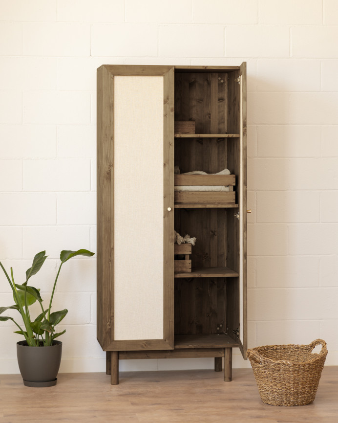 Schrank aus Fichtenholz und Leinenstoff in Nussbaumfarbe, 180x80cm.