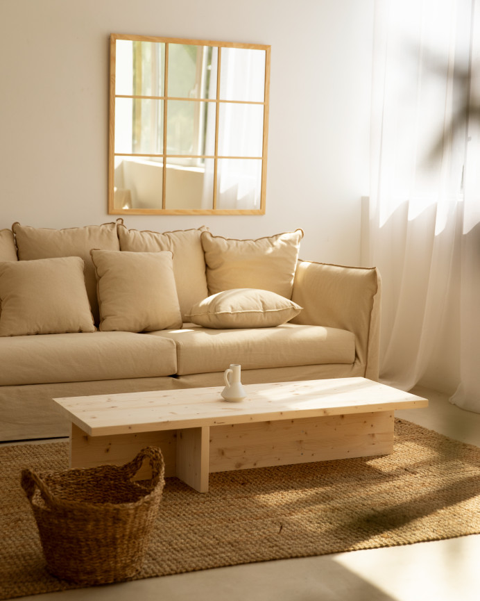 Massiver Holz-Couchtisch in natürlicher Farbe von 124x27cm.