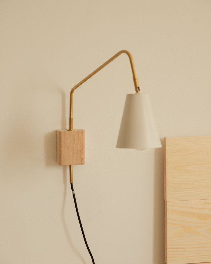Wandleuchte aus Eisen und Gummibaumholz, 40x12 cm.