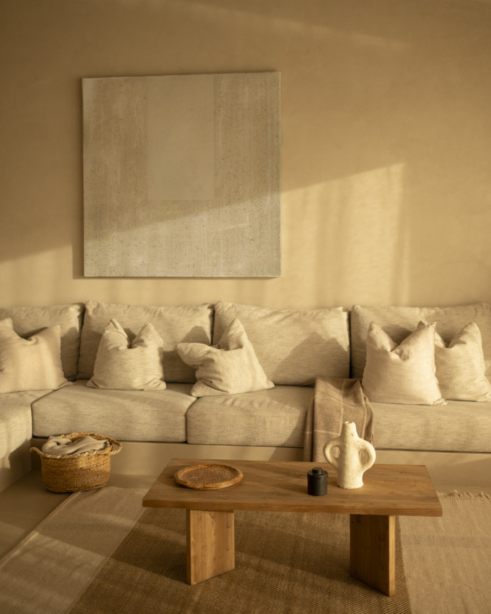 Massivholz-Couchtisch in dunklem Eichenholzton von 120x55cm