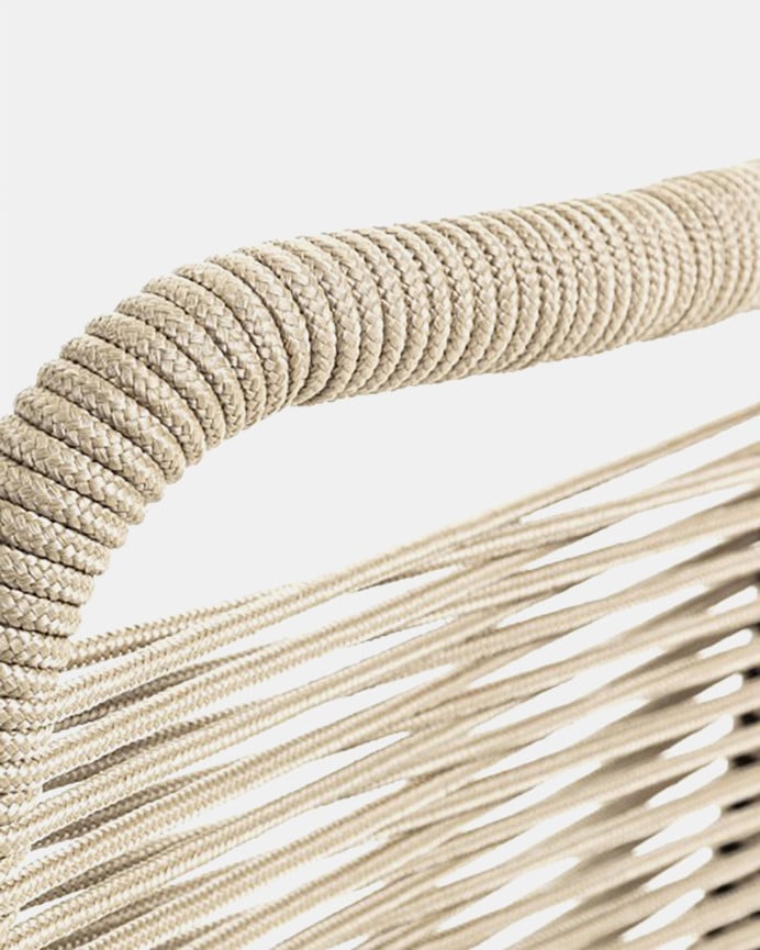 Stühle mit Sitz- und Rückenlehne aus Seil, mit einem Gestell aus feuerverzinktem Stahl in Beige, 84x49cm.