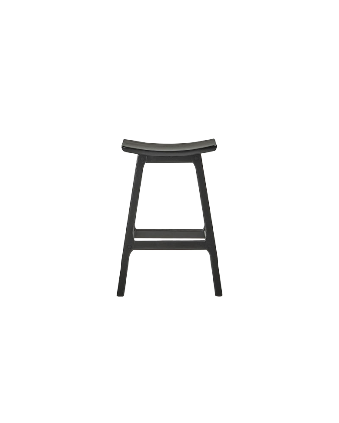 Set aus 2 massiven Holzhockern in Schwarz mit einer Höhe von 66 cm.