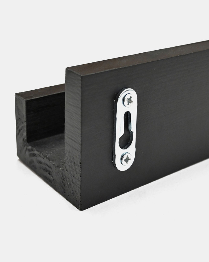 Pack 2 schwebende massive Holzregale in Schwarz in verschiedenen Größen.