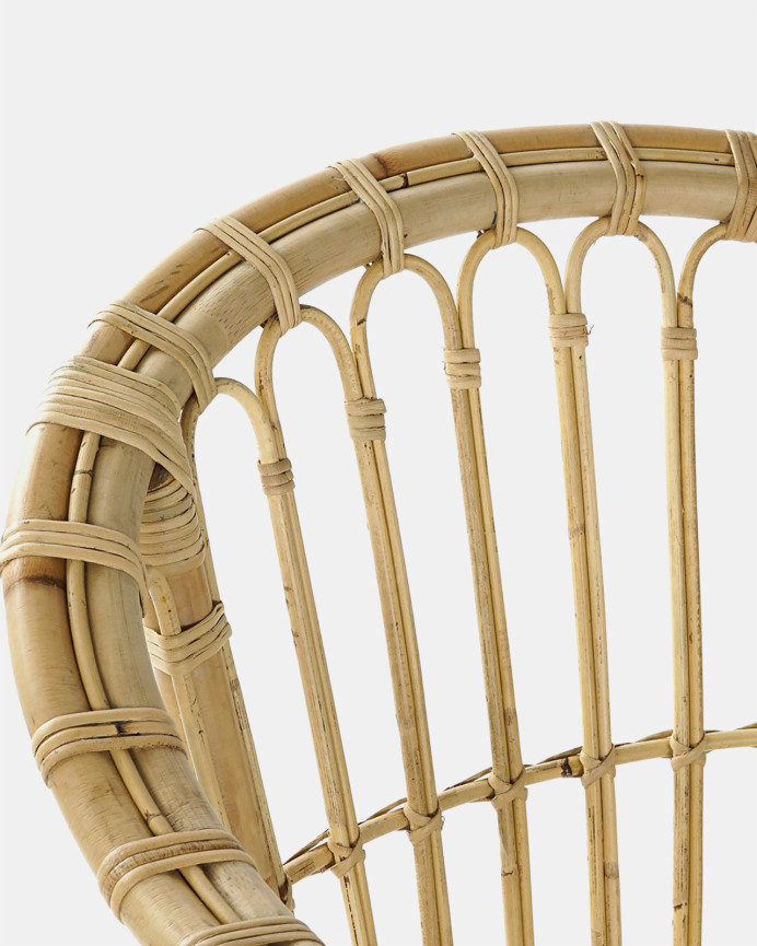 Rattan und Naturfaser-Sessel von 83x62cm.