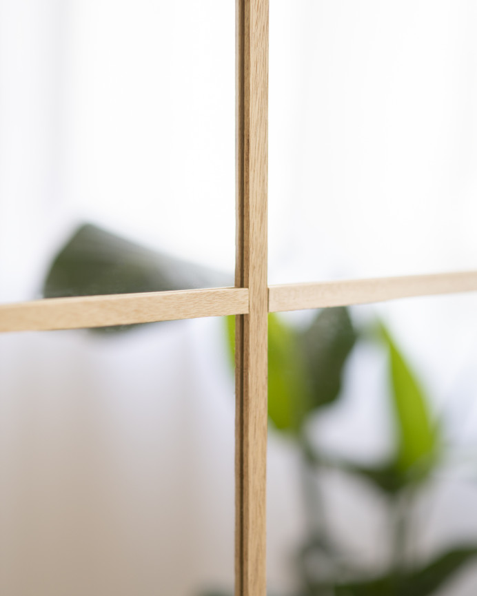 Rechteckiger Wandspiegel im Fensterstil aus 90x60cm Holz.