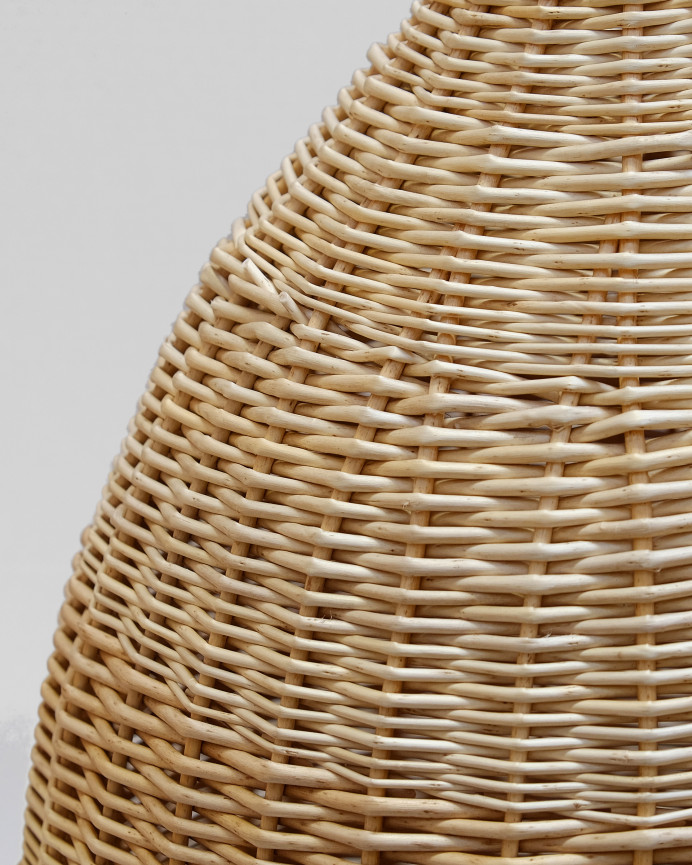Deckenlampe aus naturfarbenem Weidenkorb, 65x45cm.