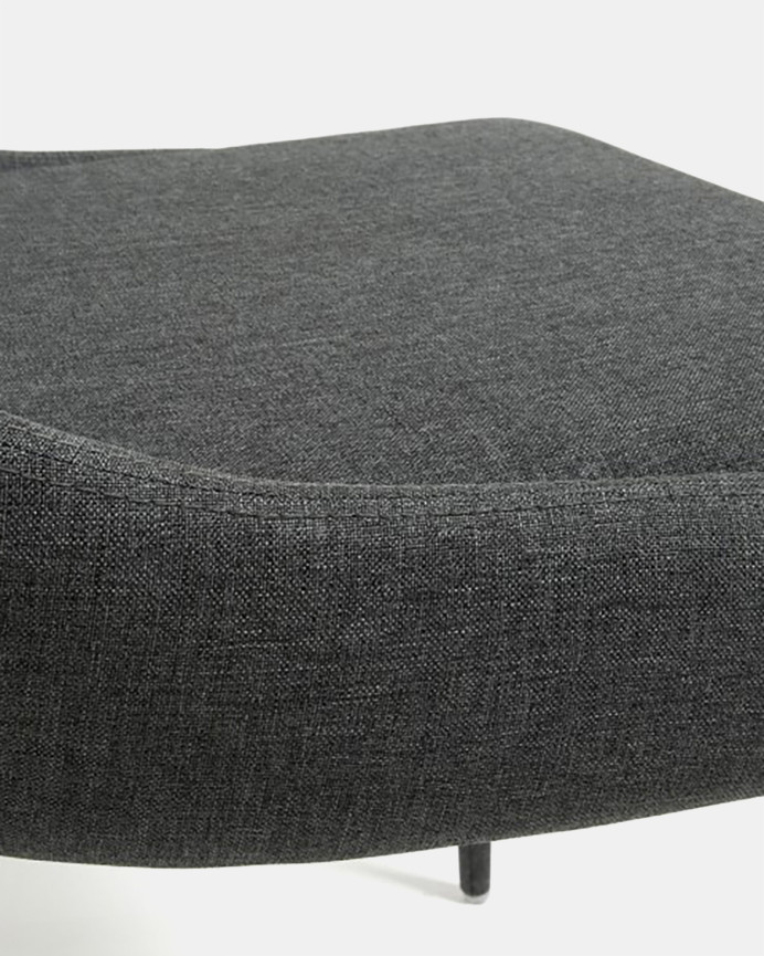 Dunkelgraue gepolsterte Stühle von 87x51cm.