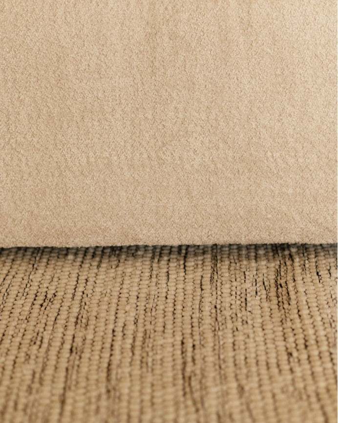 Beige und schwarzer Wollteppich in verschiedenen Größen.