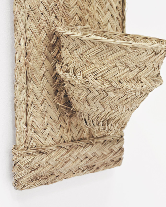 Doppelwandiger vertikaler Blumentopf aus natürlicher Espartogeflecht und Holzrahmen von 75x22cm