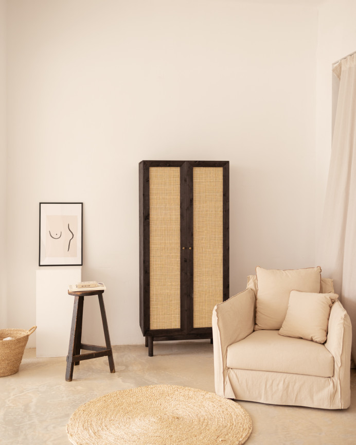 Massivholzschrank mit Rattanflechtwerk in schwarzem Farbton, 180x80cm.