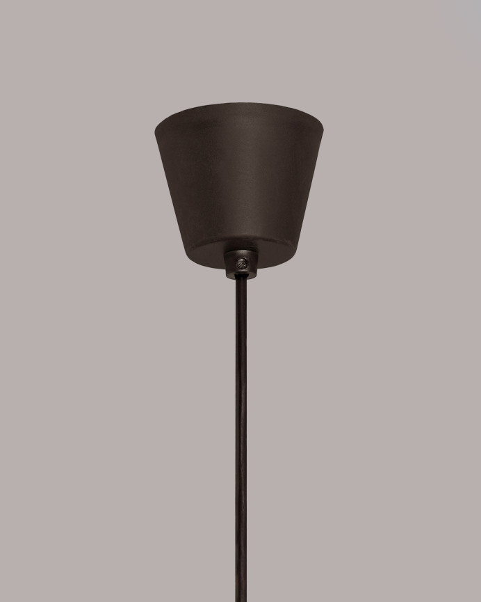 Schwarze Deckenlampe aus 22x31cm Papierseil hergestellt.
