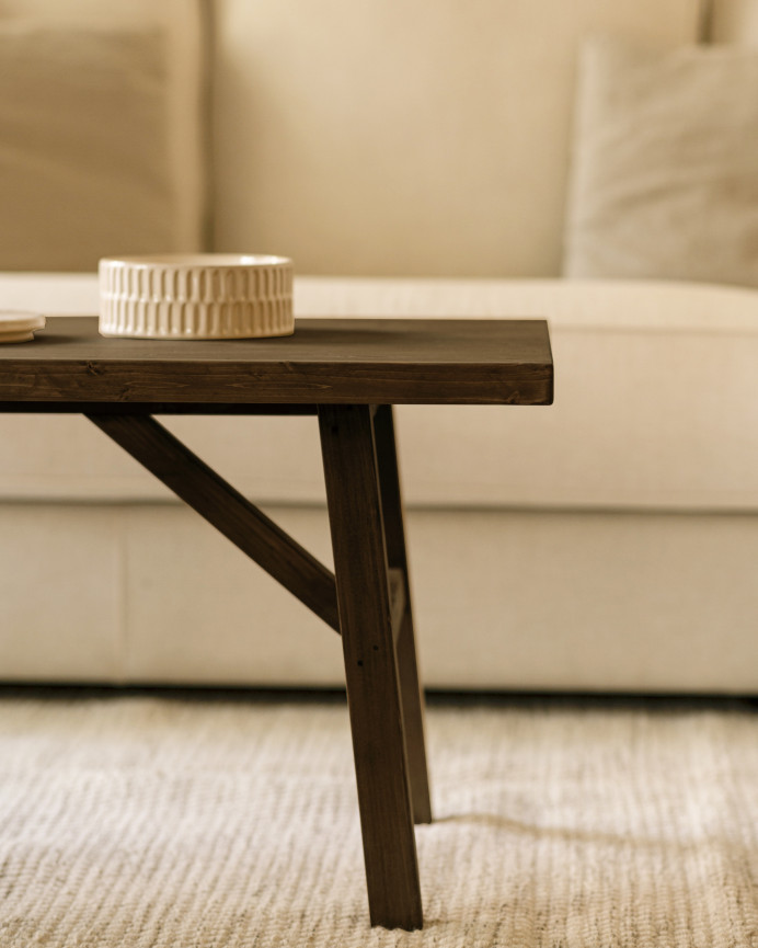 Massiver Holz-Couchtisch in Walnuss-Finish