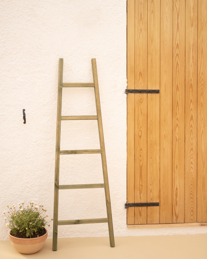 Escalera de madera maciza en tono verde de 150x50cm