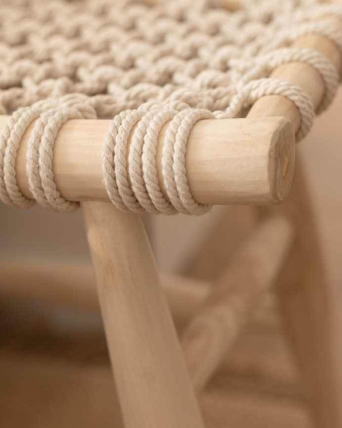 Hocker Aus Holz und Polsterung, 45x45cm