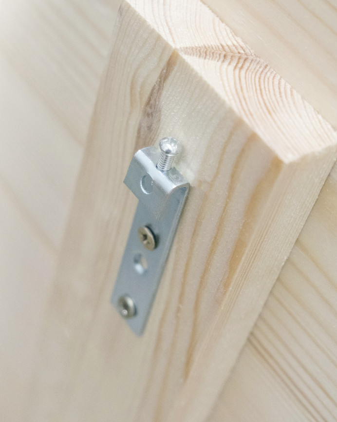 Kopfteil aus massivem Holz mit dem Muster Sechseckige Blätter III in natürlichen Farbtönen in verschiedenen Größen.