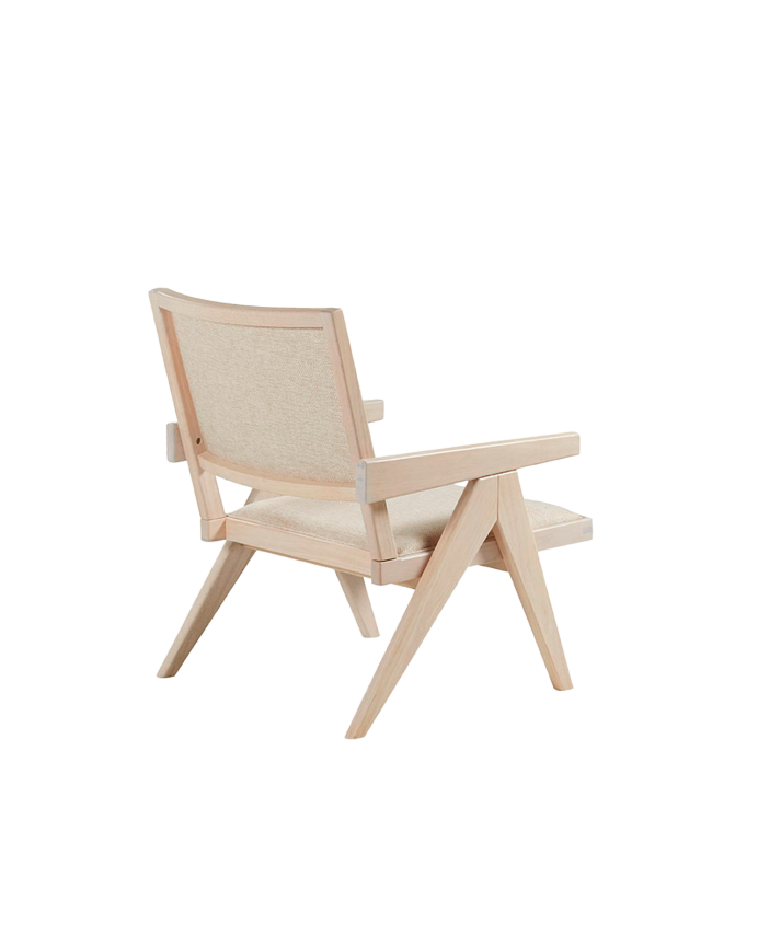 Massiver Holzstuhl mit Sitz aus Schaumstoff und Faser in Weiß mit den Maßen 75x61cm.