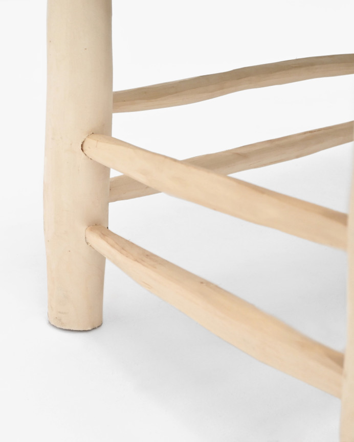 Geflochtene Bank aus Palmblatt und massiver Holzstruktur von 110x85cm.