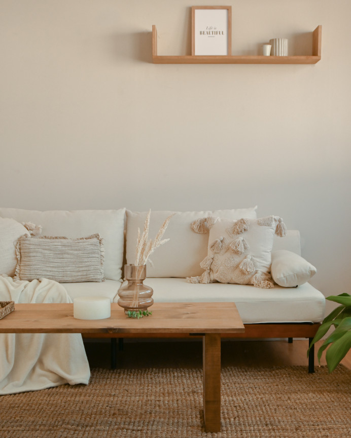 Massiver Holz-Couchtisch in dunkler Eiche, 120x60cm.