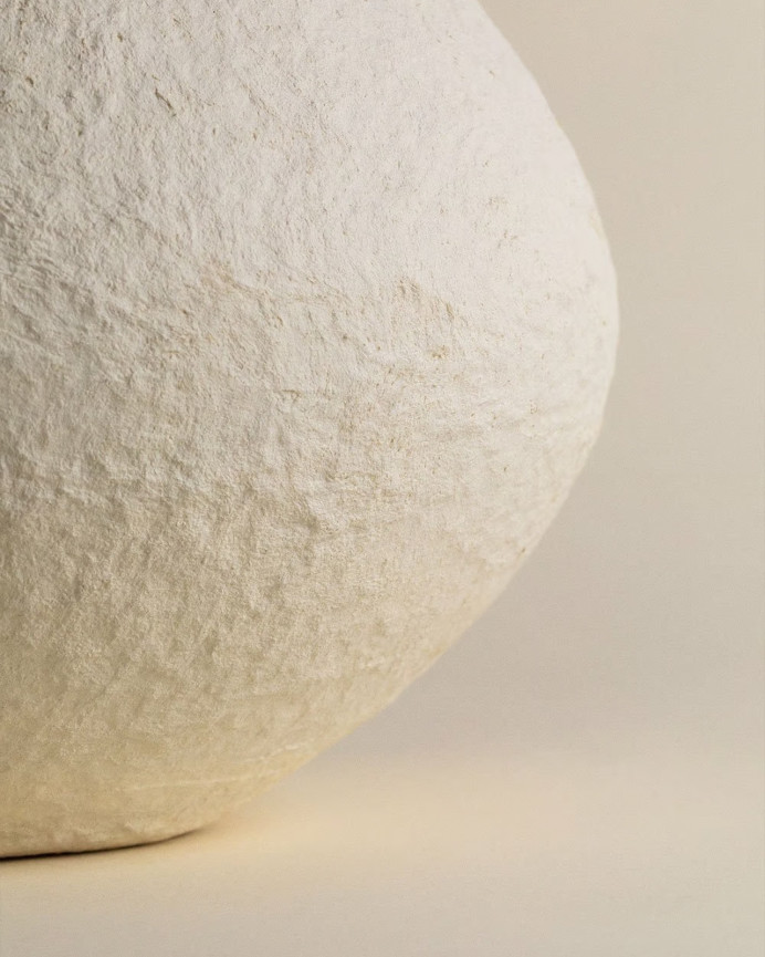 Weißer Pappmaché-Vase von 40 cm.