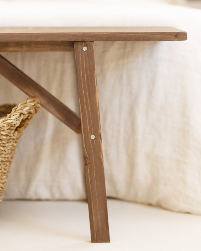 Massivholz-Hocker in Nussbaumton, 120x45cm