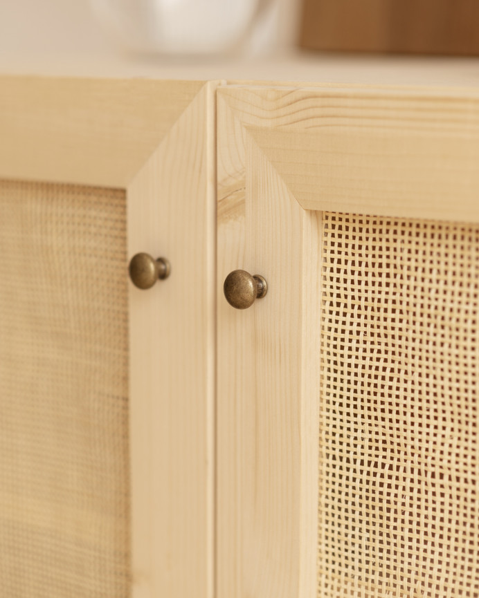 Sideboard aus Fichtenholz und Rattan-Medulla-Gewebe von 100x80 hergestellt.