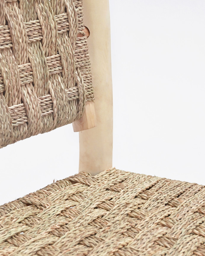 Geflochtene Bank aus Palmblatt und massiver Holzstruktur von 110x85cm.