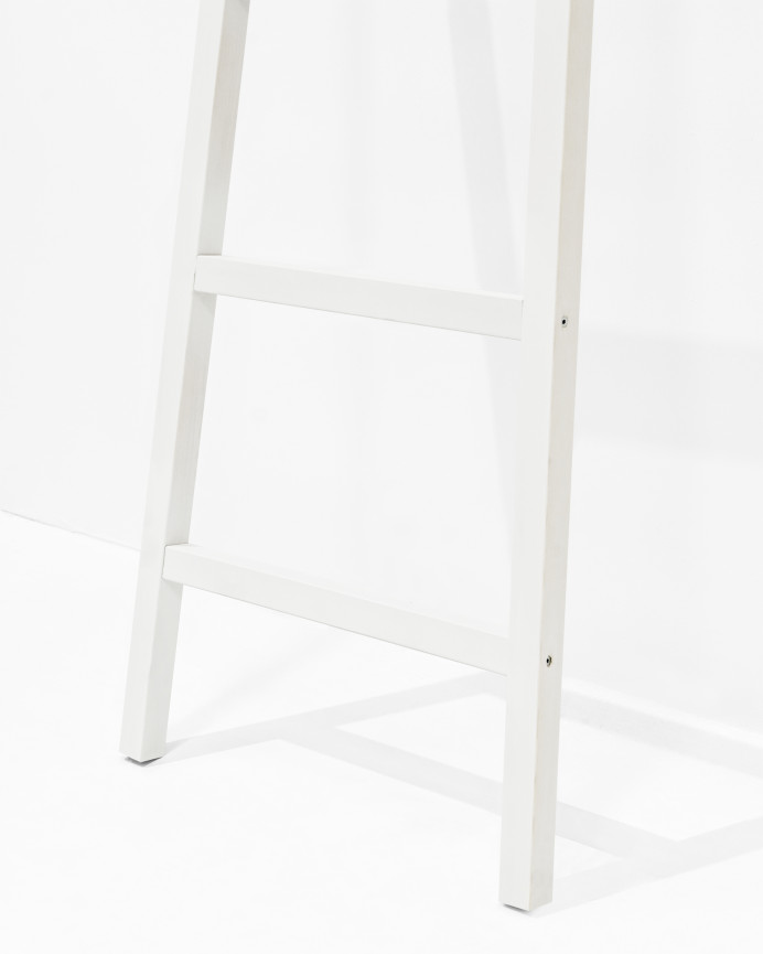 Escalera de madera maciza en tono blanco de 150x50cm