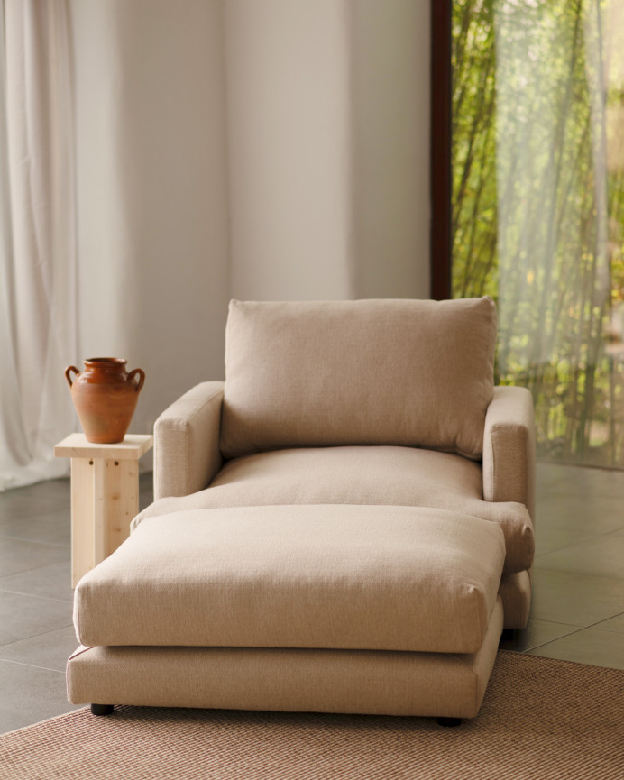 Beige Pouf von 97x78cm.