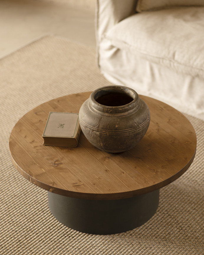 Runder Massivholz-Couchtisch in dunklem Eichenton und Bein aus Mikrozement in Grün, 80x33cm.