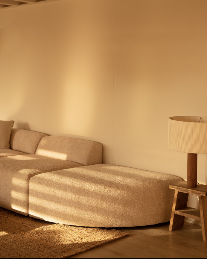 3-teiliges Sofa mit Bouclé-Kurve in Beige, 320x110cm.