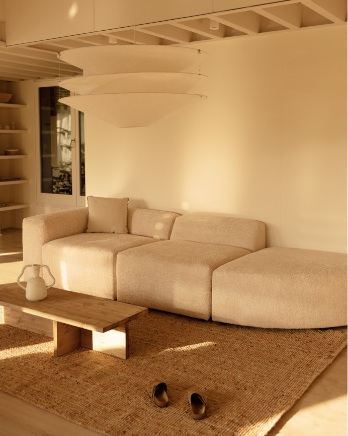 3-teiliges Sofa mit Bouclé-Kurve in Beige, 320x110cm.