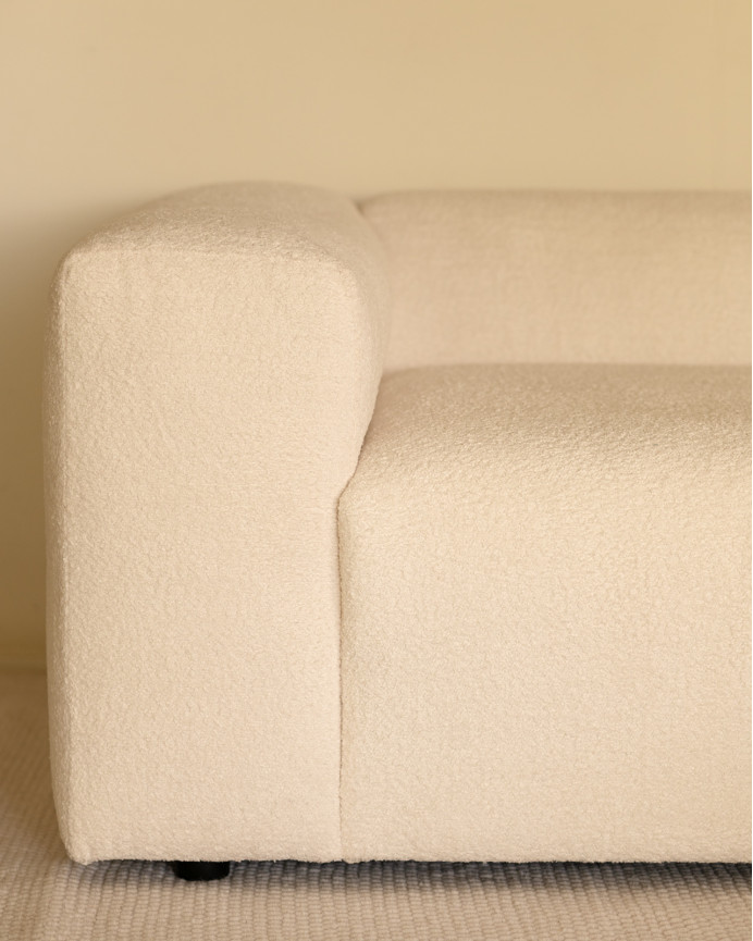 3-teiliges Bouclé-Sofa in Weiß mit einer Bogenkurve, 320x110cm.