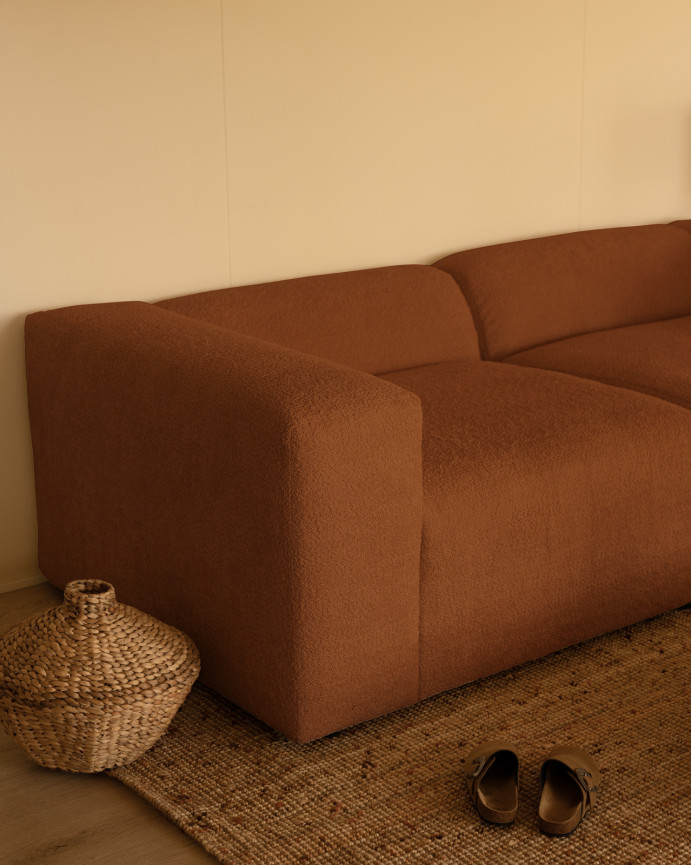 3-teiliges Sofa mit Bouclé-Krümmung in Kupferfarbe, 320x110cm.