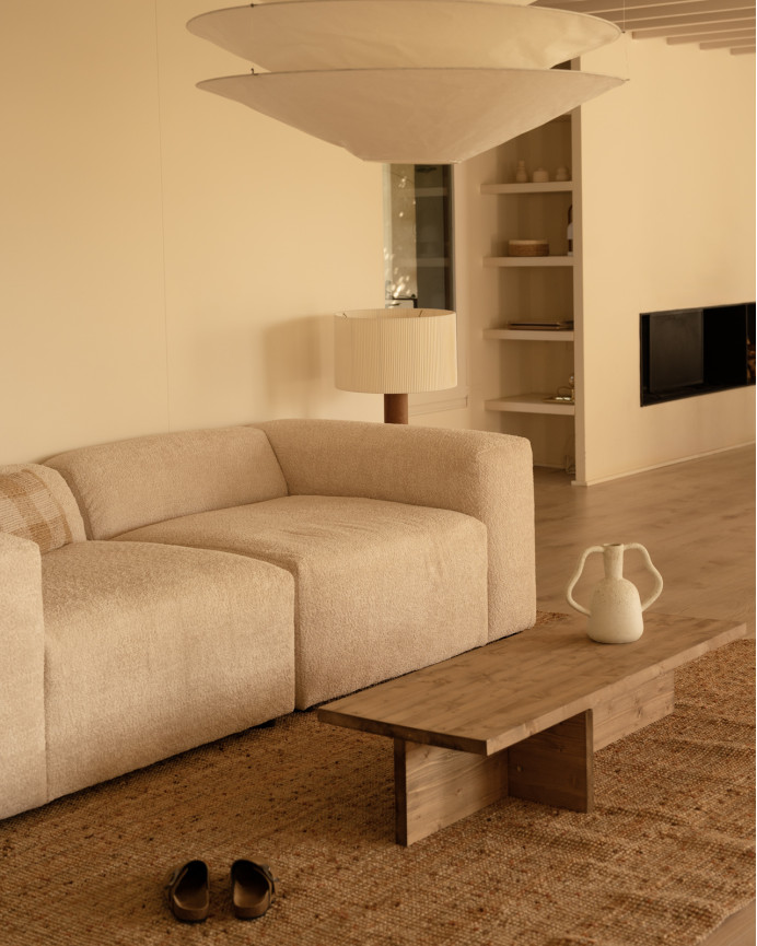 Dreisitzer-Sofa aus bouclé in beige, 330x110 cm.