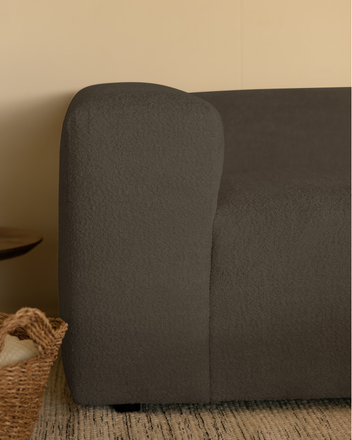 Zweiteiliges Bouclé-Sofa in dunkelgrau, 240x110 cm.