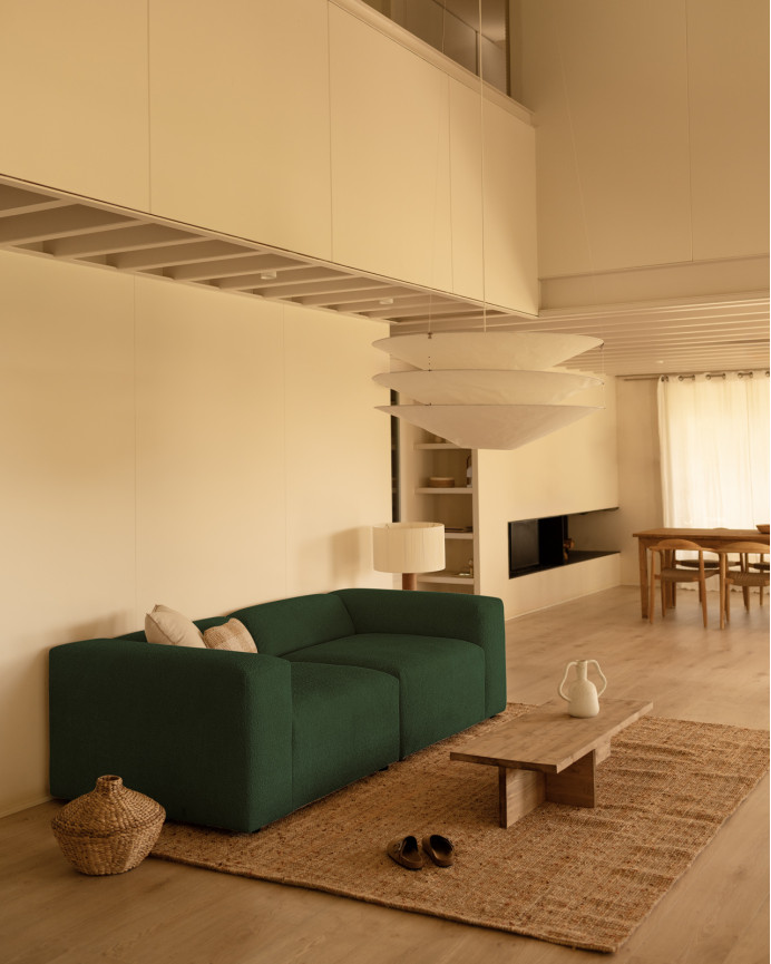 Zweiteiliges Bouclé-Sofa in Grüntönen, 240x110cm.