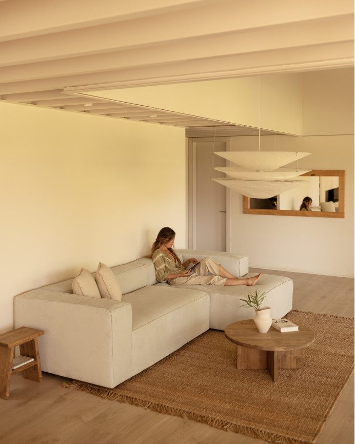 Sofa mit Chaiselongue aus weißem Samt in verschiedenen Größen.