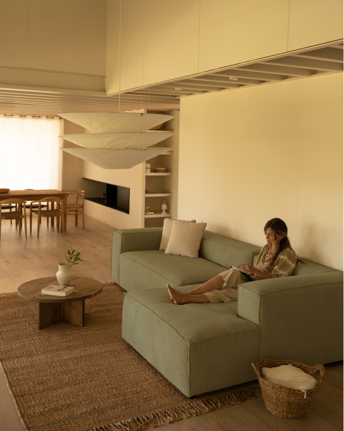 Sofa mit Chaiselongue aus Samtstoff in Limagrün in verschiedenen Größen