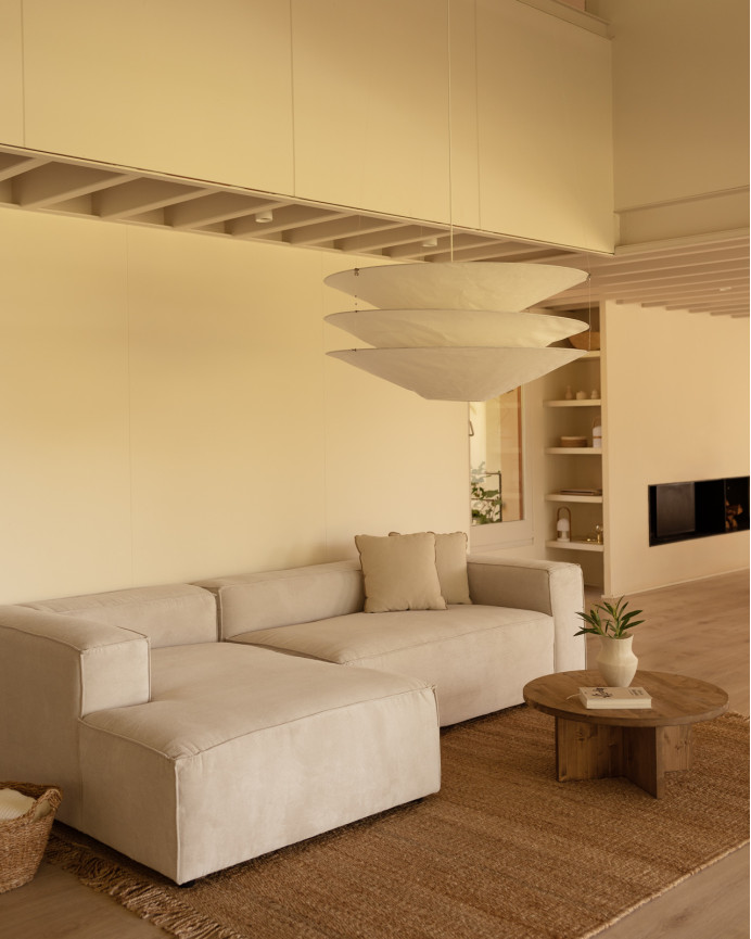 Sofa mit Chaiselongue aus gebrochenweißem Samt in verschiedenen Größen.