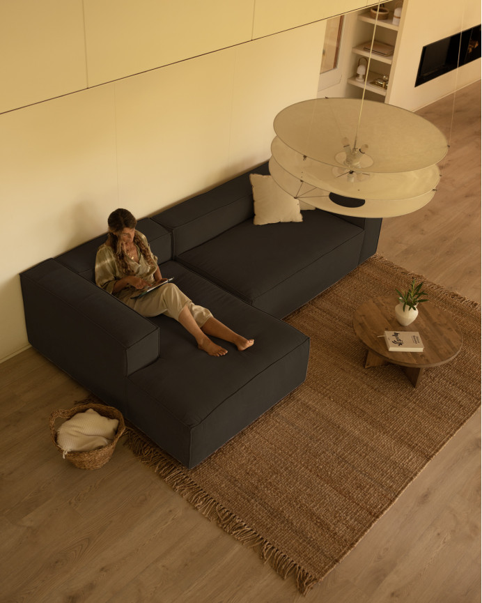 Sofa mit Chaiselongue aus dunkelgrauem Samtstoff in verschiedenen Größen
